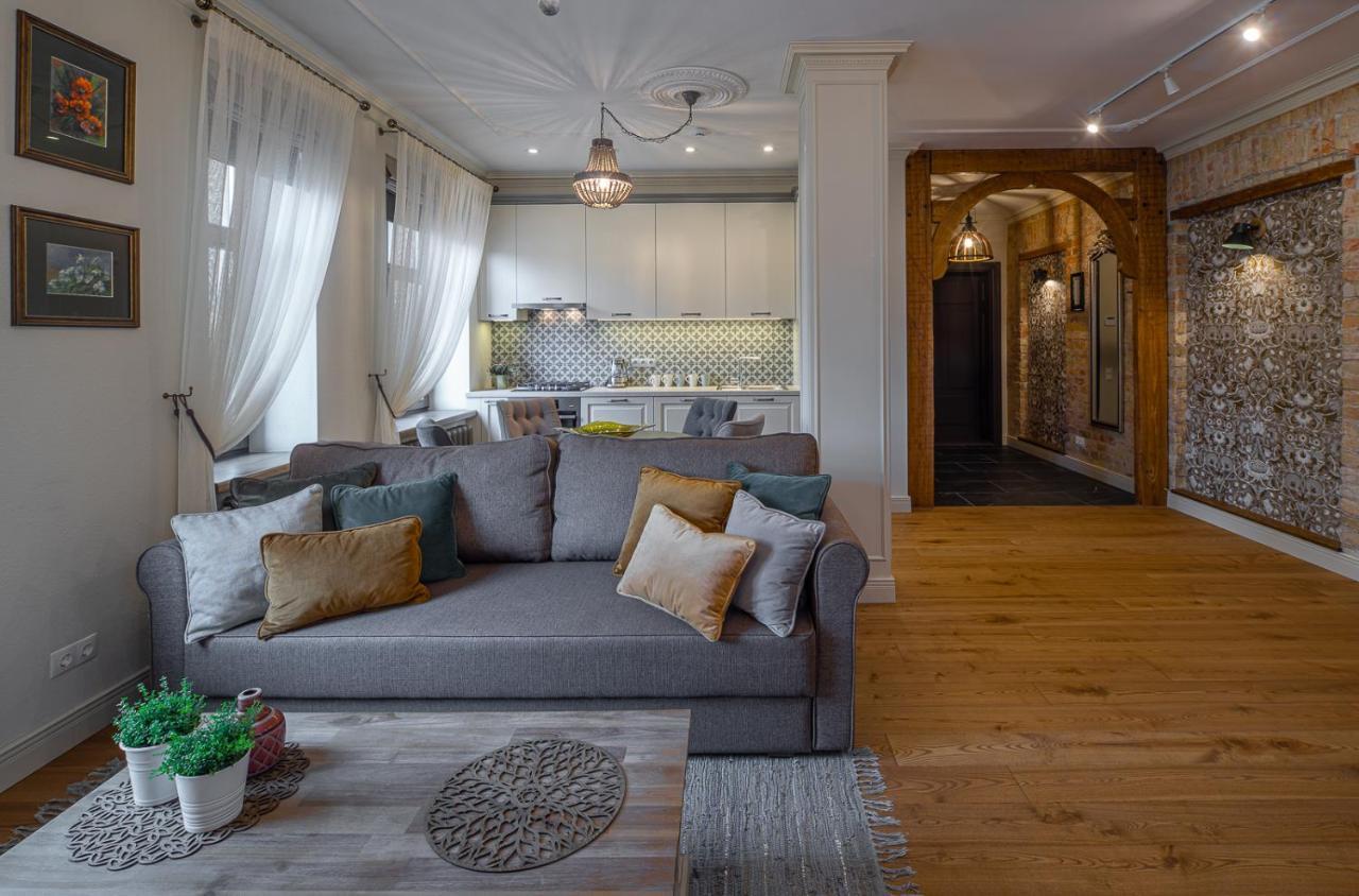 Dzirnavu Residence 2 Bedroom Apartment リガ エクステリア 写真